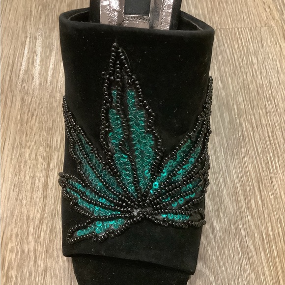 NEW, CHIC** - IRON FIST Mary Jane Cannabis Leaf Slide | OFFERS WELCOME! - Picture 7 of 15